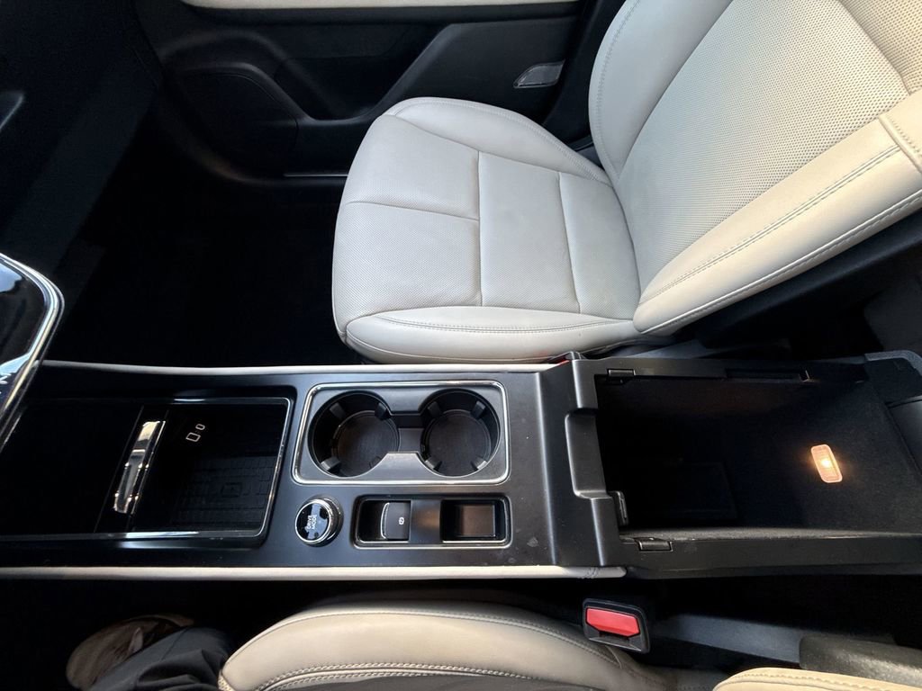 Used 2025 Lincoln Corsair Reserve image 23