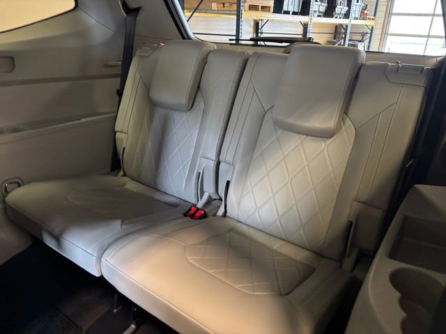 Used 2024 Volkswagen Atlas SEL Premium R-Line image 25