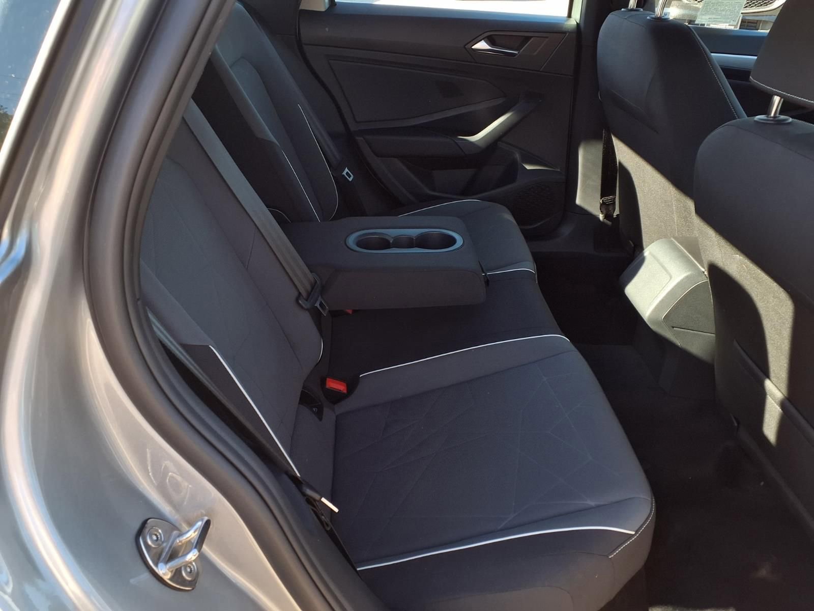 Certified 2025 Volkswagen Jetta Sport image 24