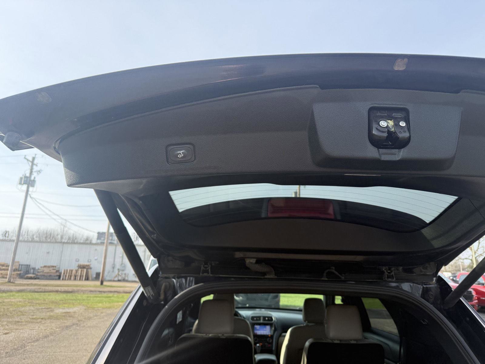 Used 2019 Ford Explorer XLT w/ Equipment Group 202A image 38