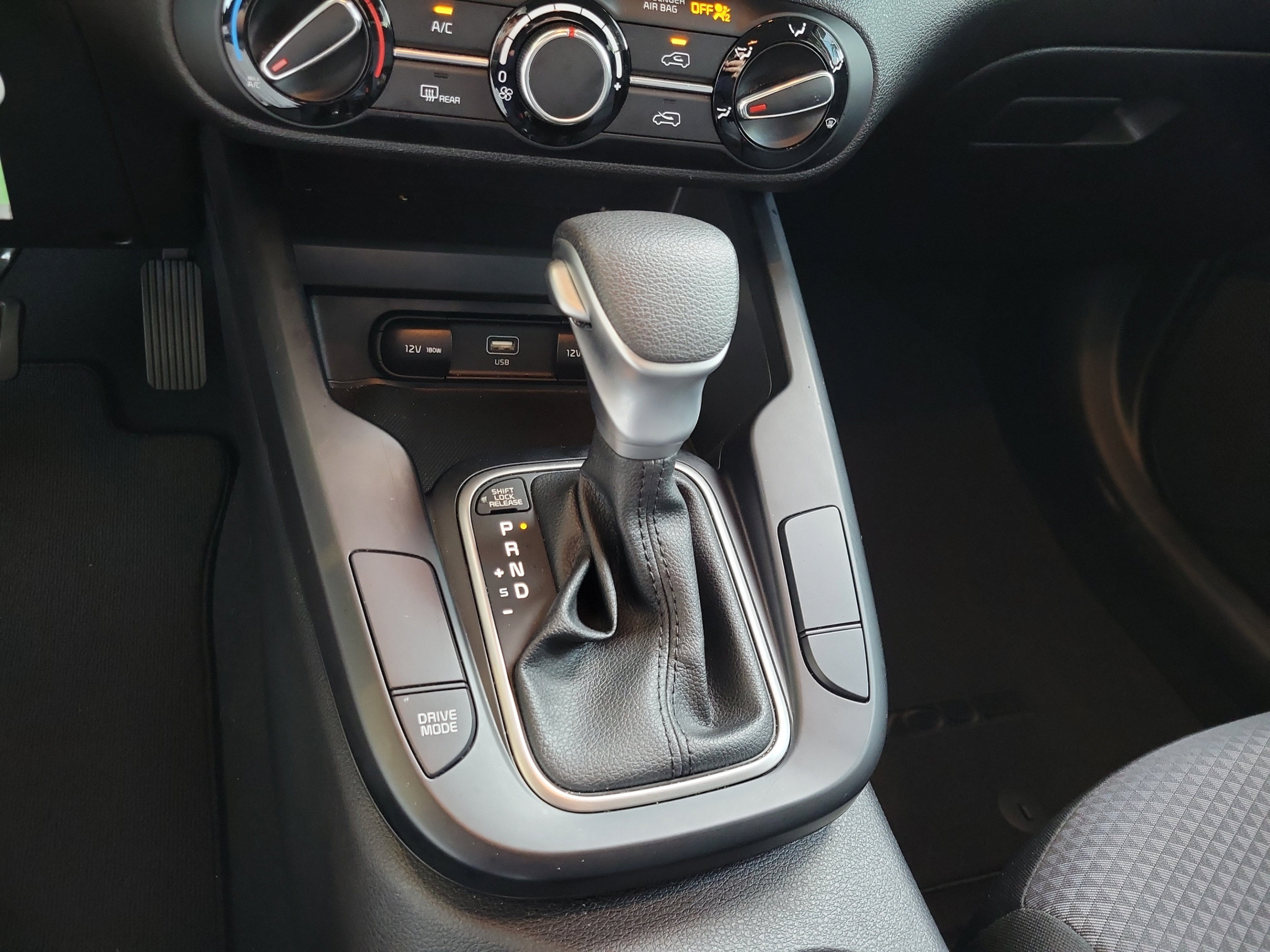 Used 2023 Kia Soul LX w/ Option Group 015 FWD image 19