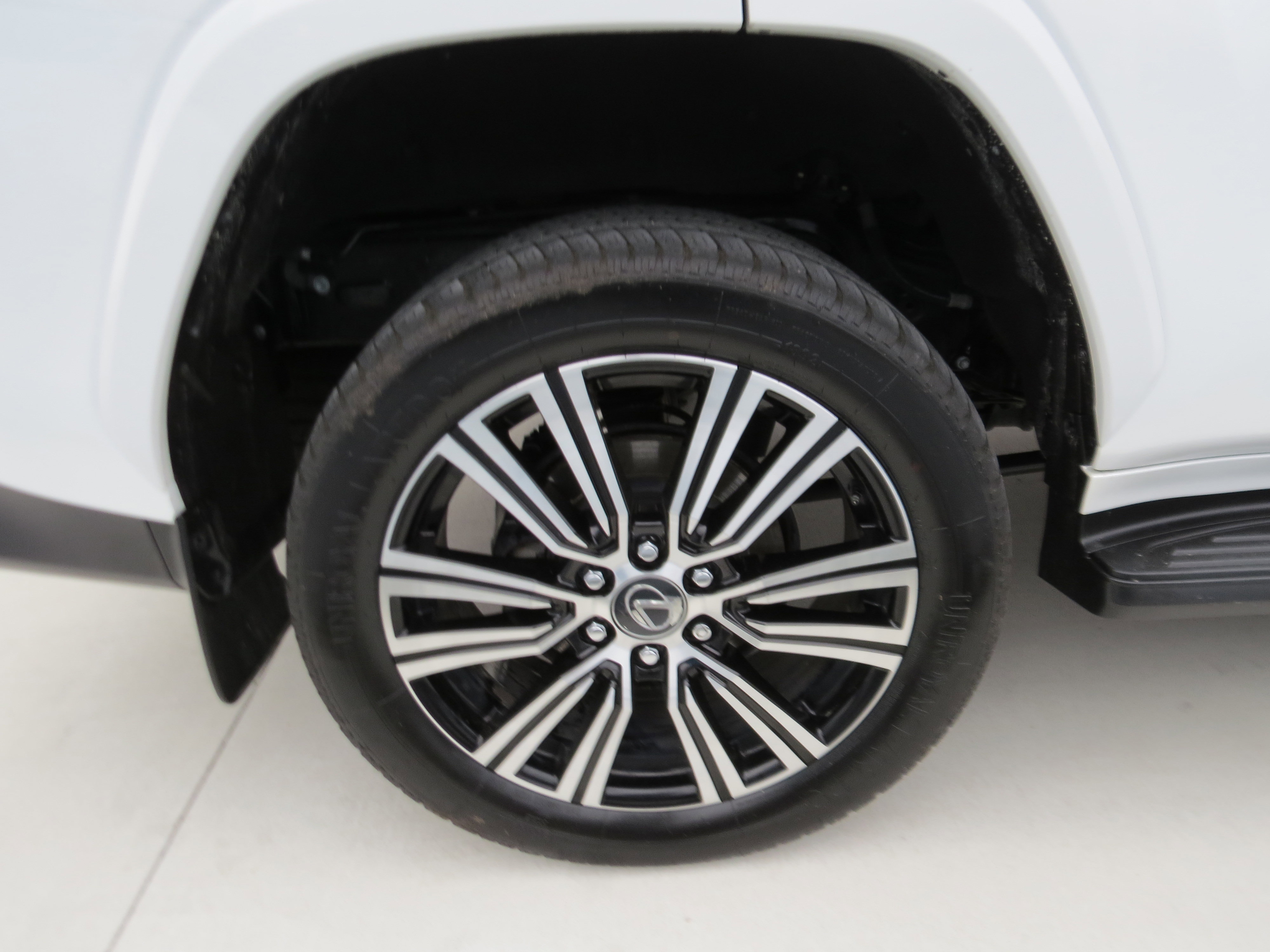 Used 2024 Lexus LX 600 4WD w/ Luxury Package image 11