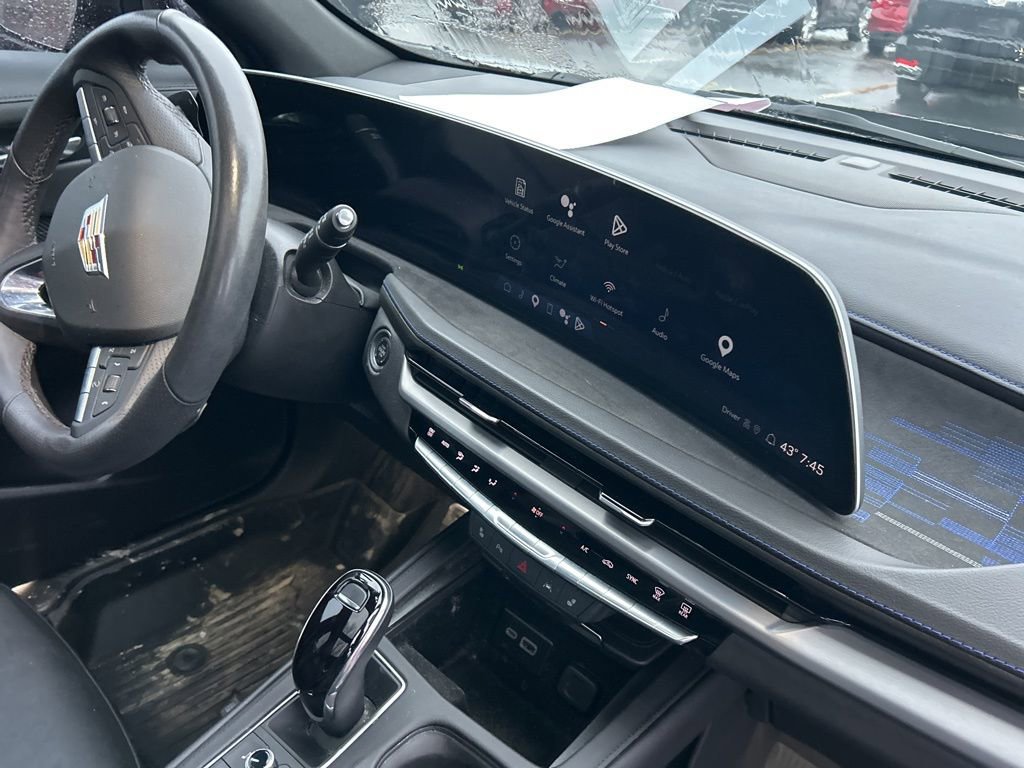 Used 2024 Cadillac XT4 Sport image 8