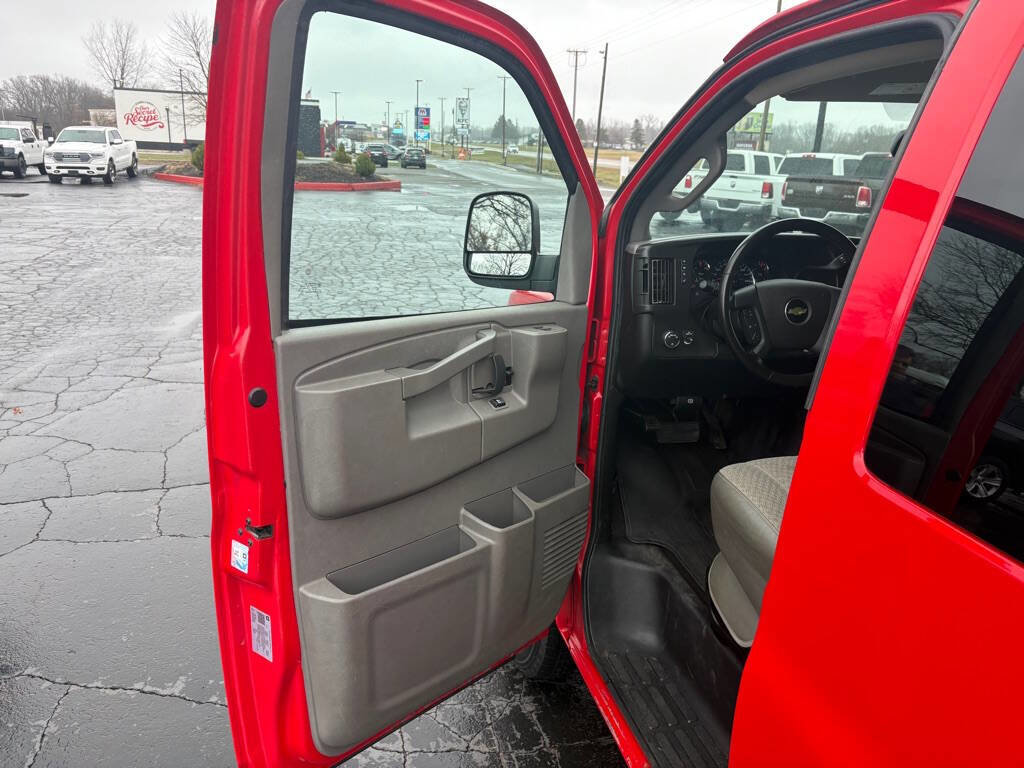 Used 2020 Chevrolet Express 3500 LS image 22