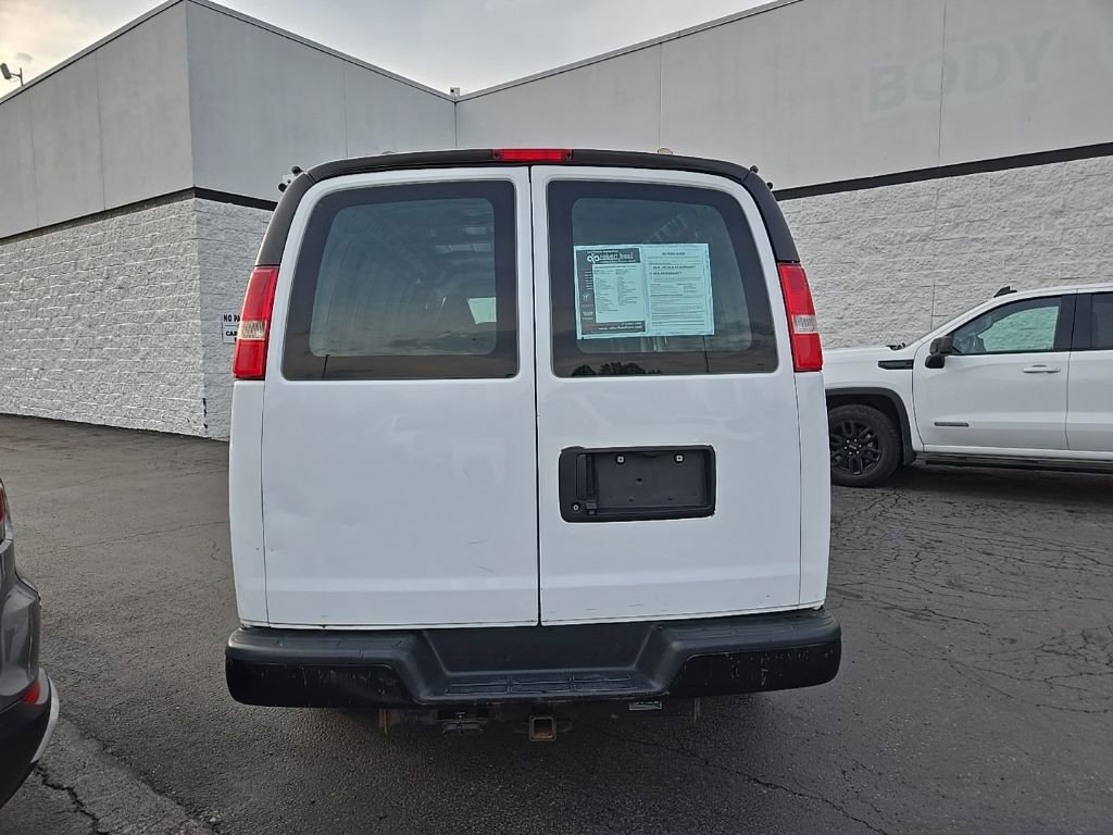 Used 2019 Chevrolet Express 3500 Extended w/ Driver Convenience Package RWD image 8
