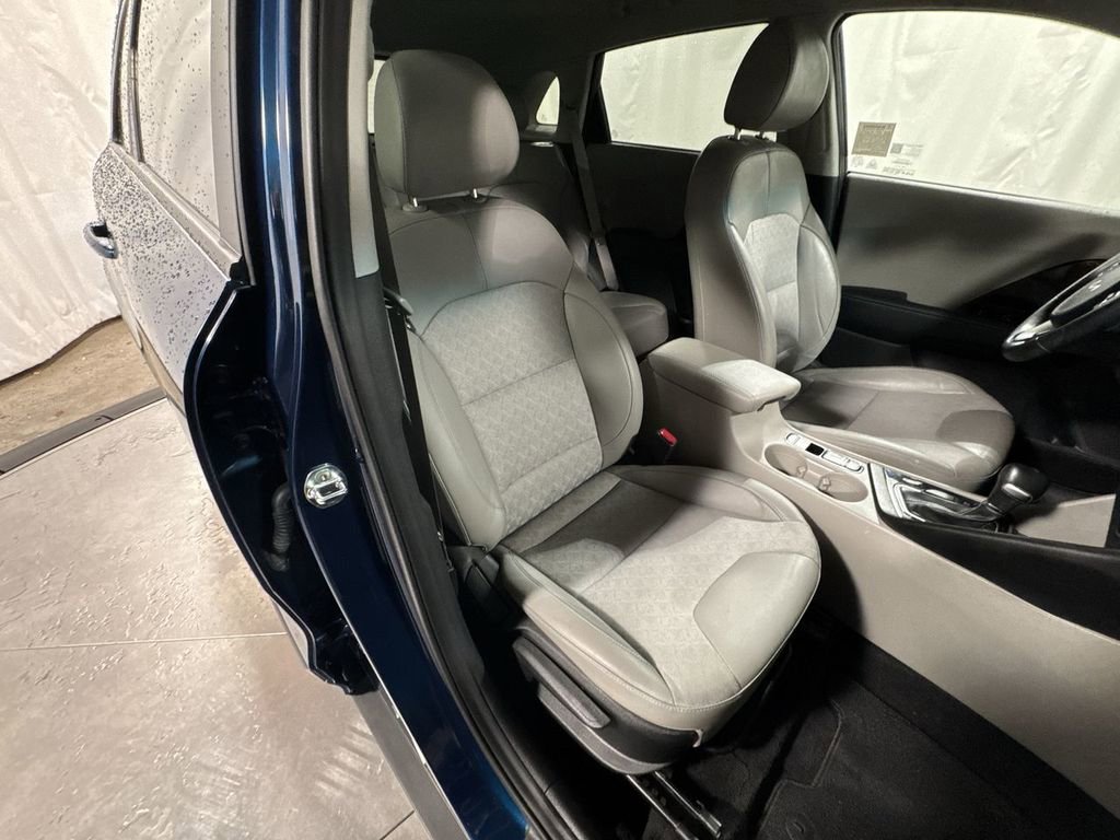 Used 2022 Kia Niro EX image 30