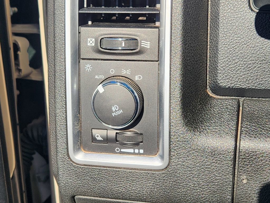 Used 2018 RAM 2500 Power Wagon w/ Leather & Luxury Group image 22