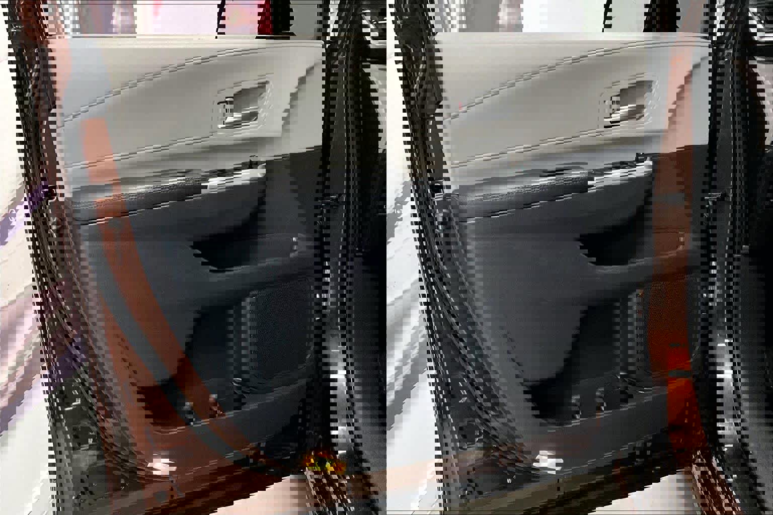 Used 2022 Toyota Sienna XLE image 25