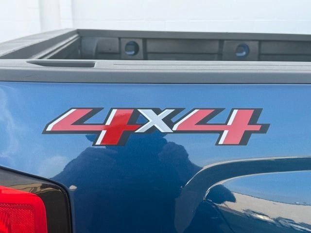 Used 2018 Chevrolet Silverado 1500 LT w/ All Star Edition AWD/4WD image 10