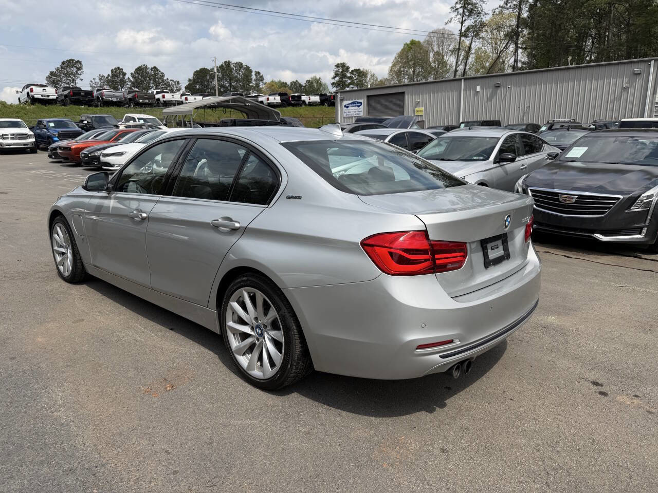 Used 2017 BMW 330e image 9