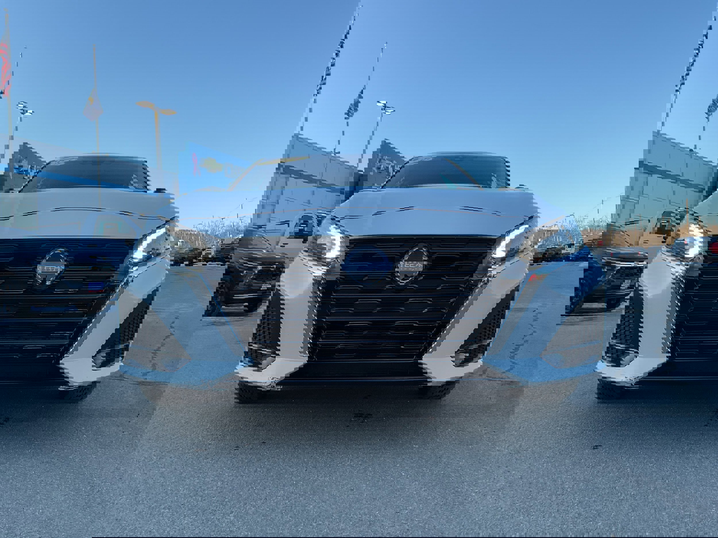 Used 2024 Nissan Altima 2.5 SV image 3