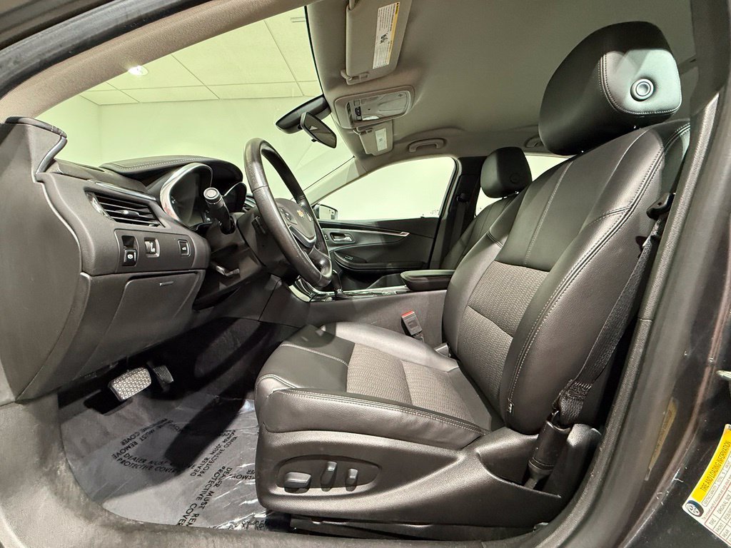 Used 2019 Chevrolet Impala LT FWD image 12