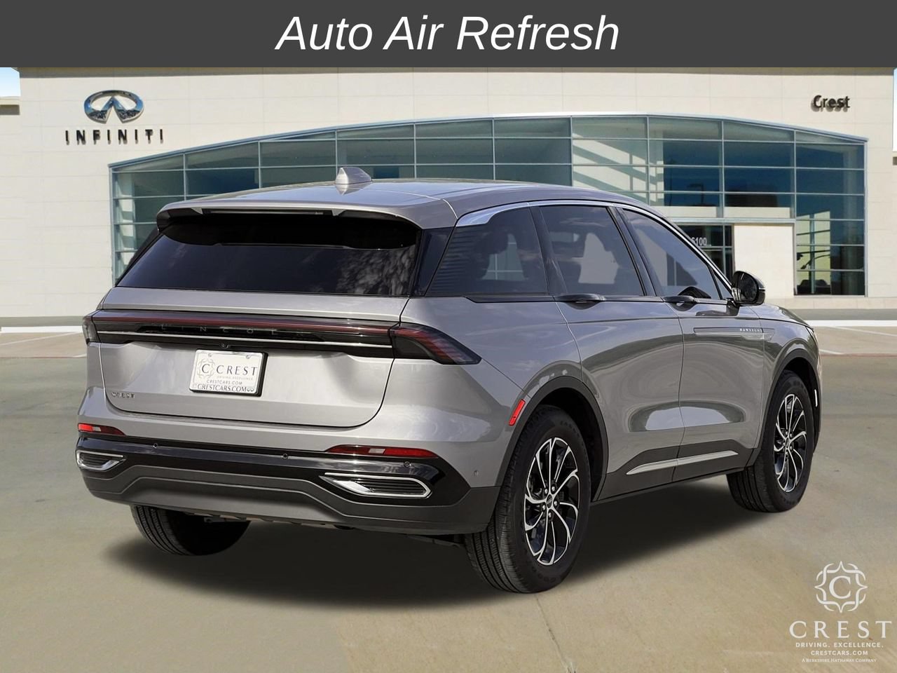 Used 2024 Lincoln Nautilus Premier w/ Equipment Group 102A AWD/4WD image 3