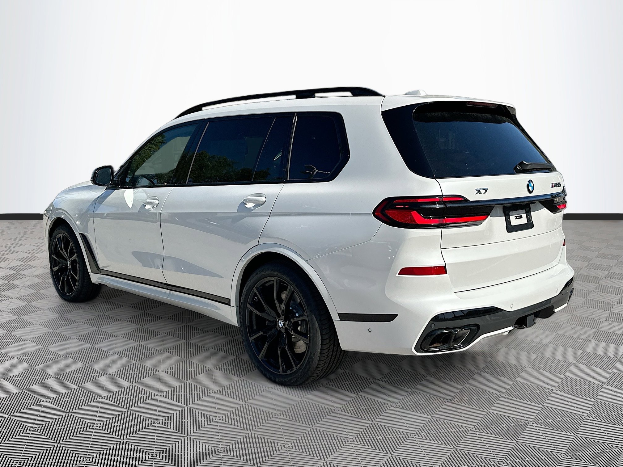 New 2026 BMW X7 M60i w/ Executive Package image 4