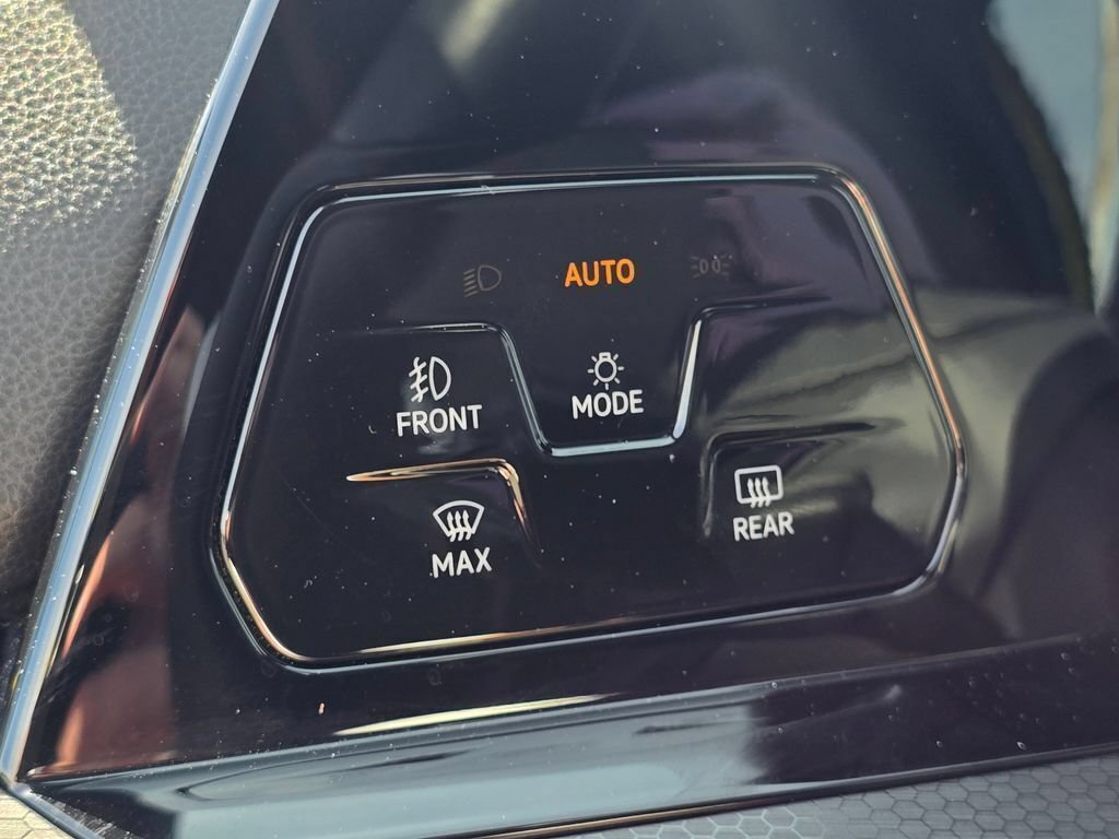 Used 2022 Volkswagen GTI Autobahn FWD image 25