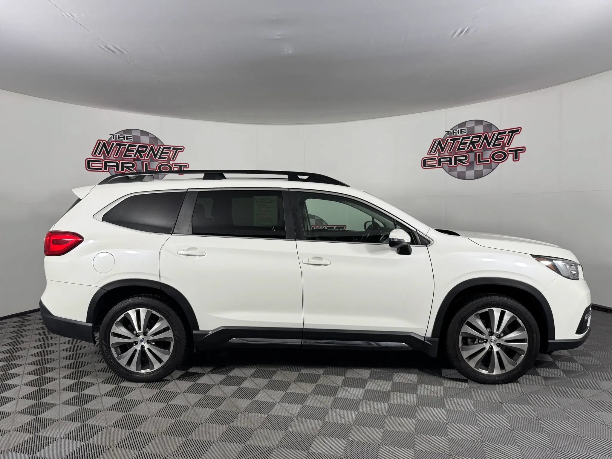 Used 2022 Subaru Ascent Limited w/ Technology Package AWD/4WD image 8