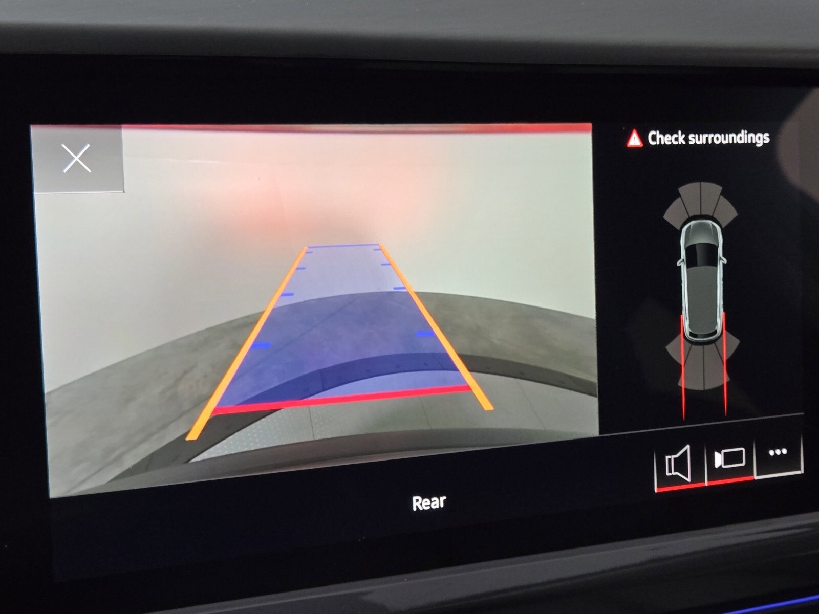 Used 2022 Audi Q4 e-tron Premium Plus w/ Premium Plus image 28