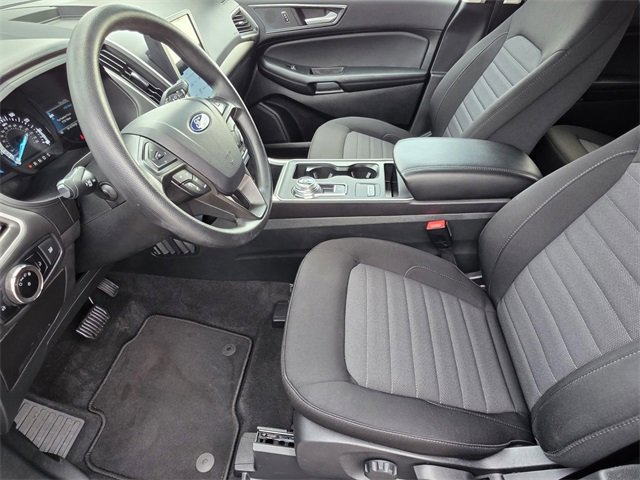 Used 2024 Ford Edge SE w/ Black Appearance Package image 6