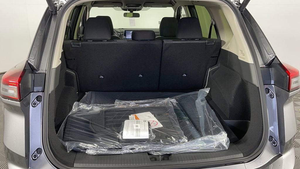 New 2025 Nissan Rogue SV image 32