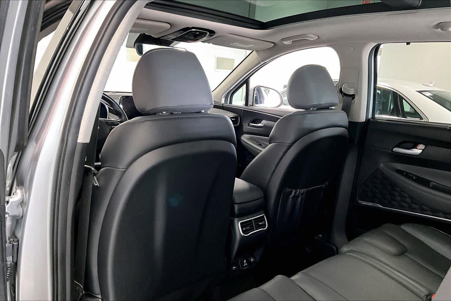 Used 2022 Hyundai Santa Fe Limited FWD image 11