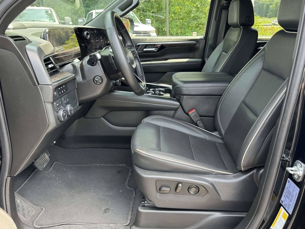 Used 2025 Chevrolet Tahoe Premier AWD/4WD image 22
