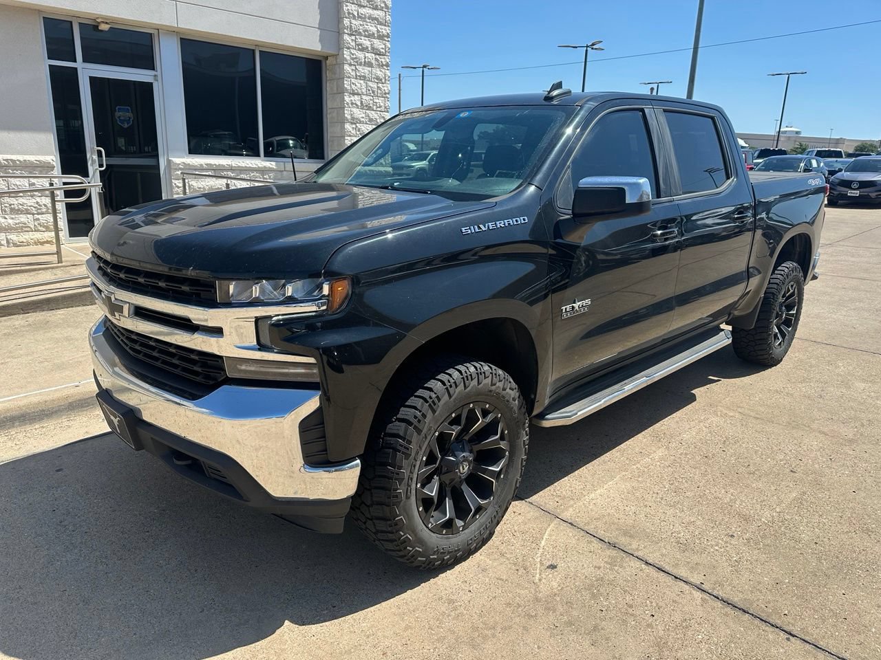 Used 2019 Chevrolet Silverado 1500 LT w/ Texas Edition AWD/4WD image 3