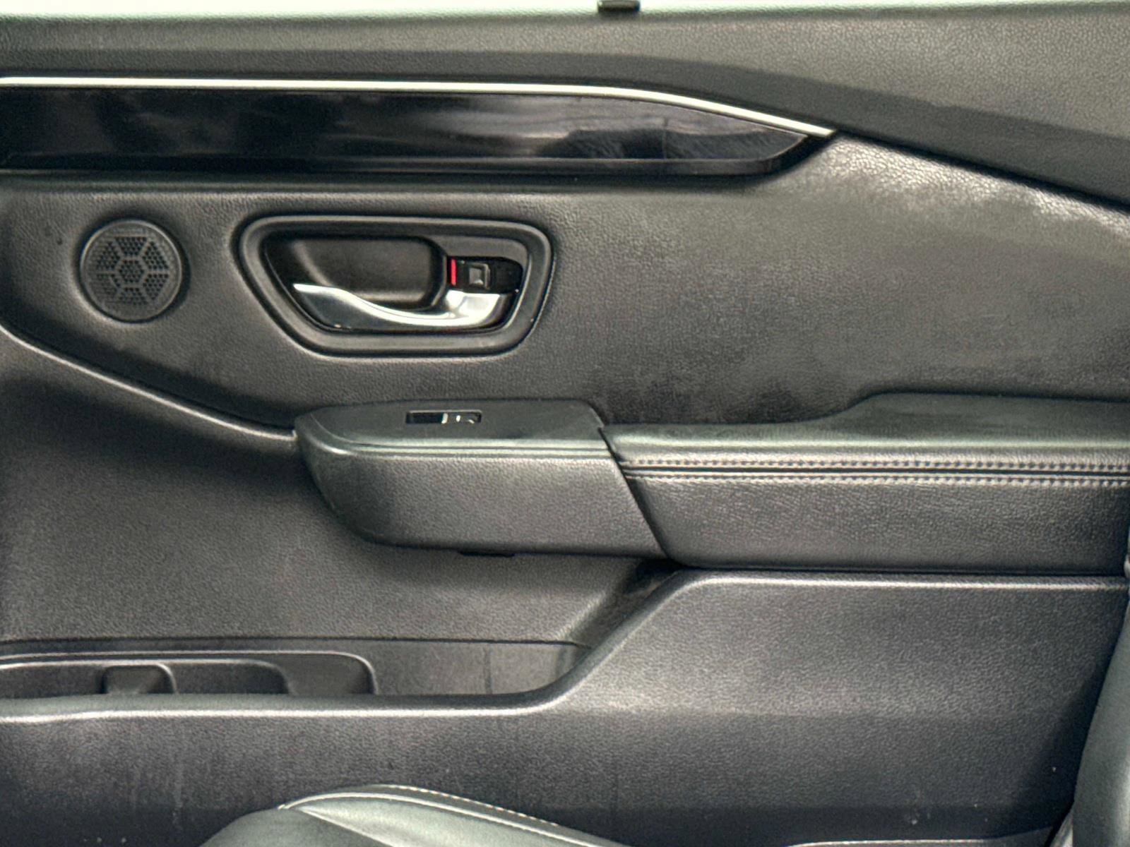 Certified 2023 Honda Pilot Touring image 17