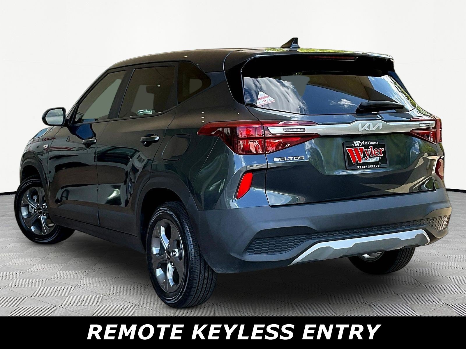 Used 2023 Kia Seltos LX AWD/4WD image 4