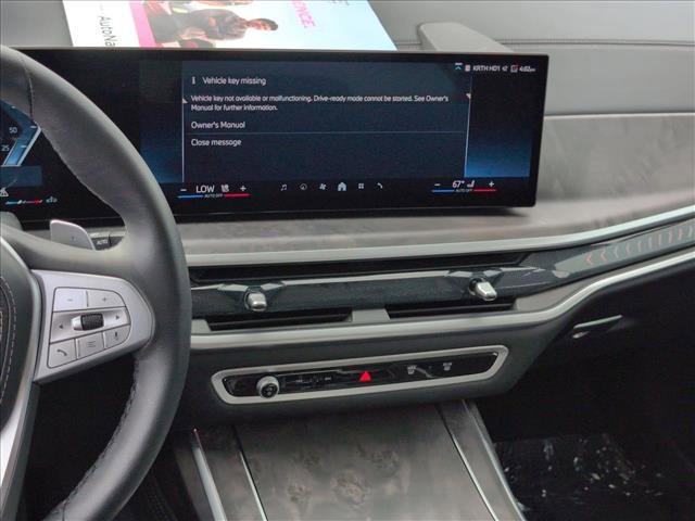 Used 2025 BMW X7 xDrive40i w/ Parking Assistance Package image 15