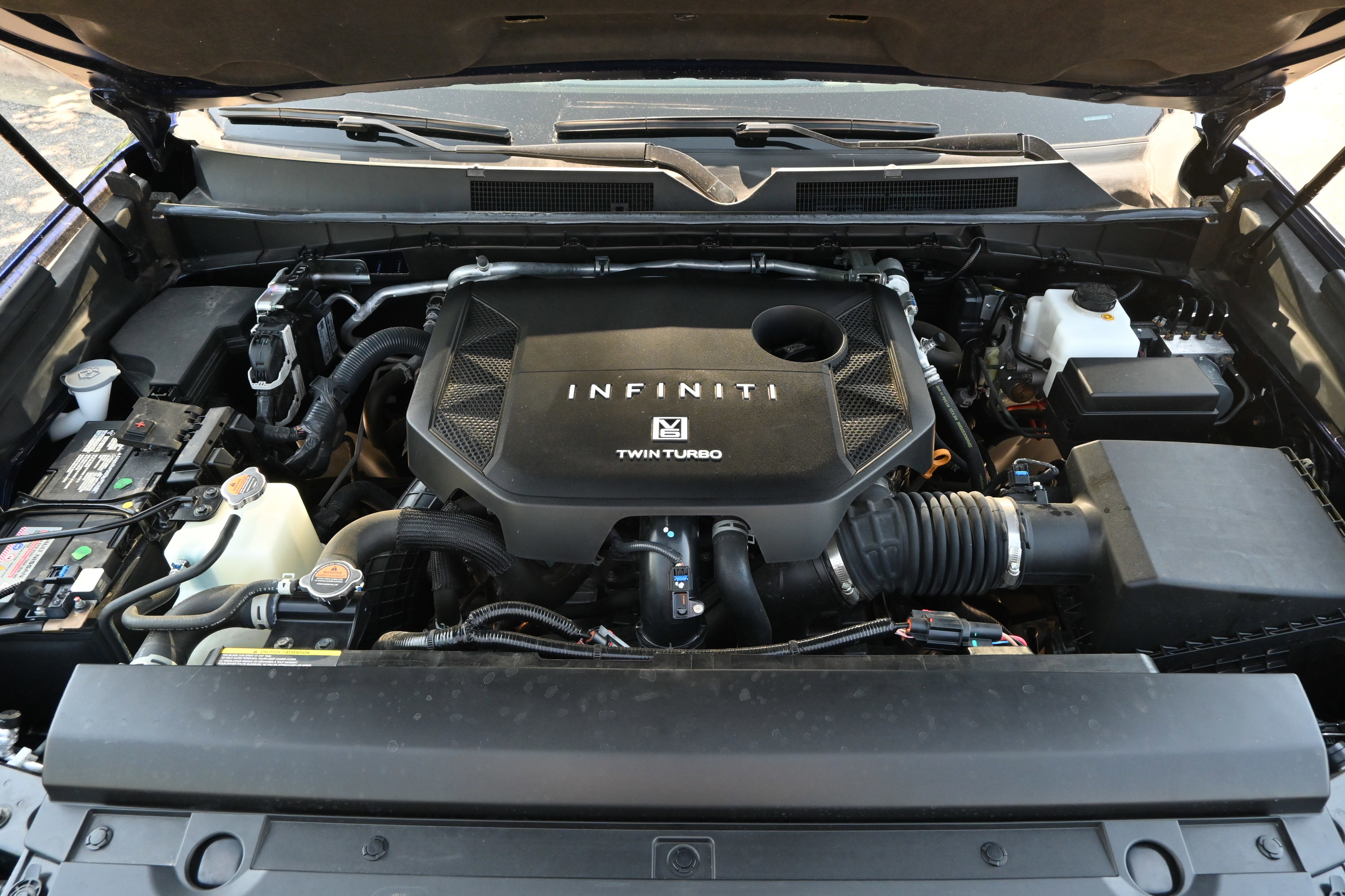 Used 2025 INFINITI QX80 Sensory AWD/4WD image 36