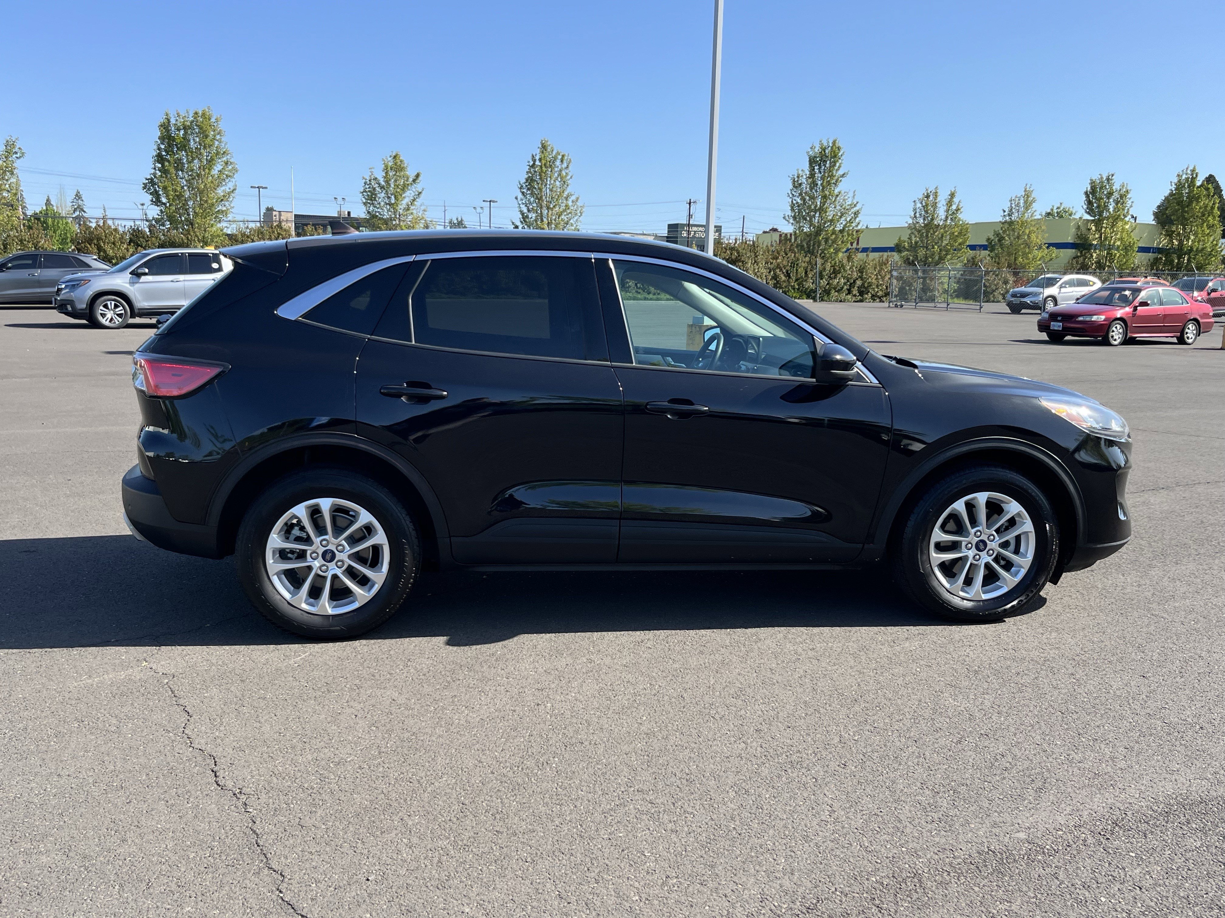 Used 2020 Ford Escape SE FWD image 6