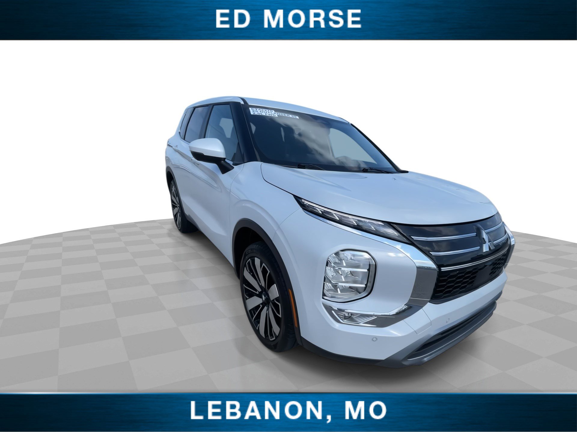Used 2025 Mitsubishi Outlander SE FWD image 2
