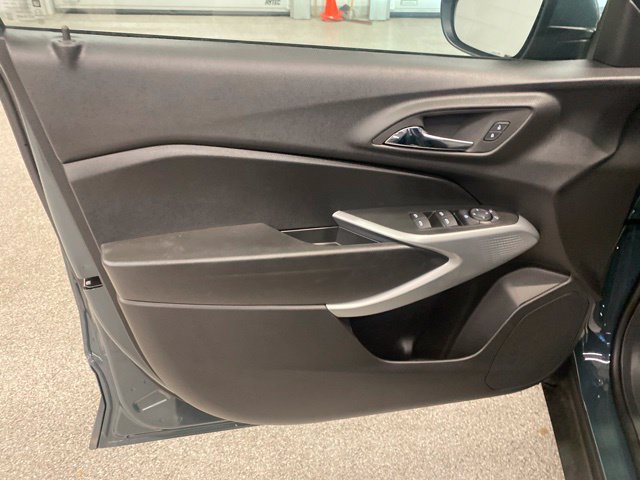 New 2026 Chevrolet Trax LS w/ LS Convenience Package FWD image 21