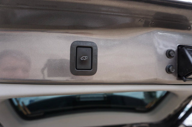 Used 2019 Toyota Highlander XLE FWD image 15