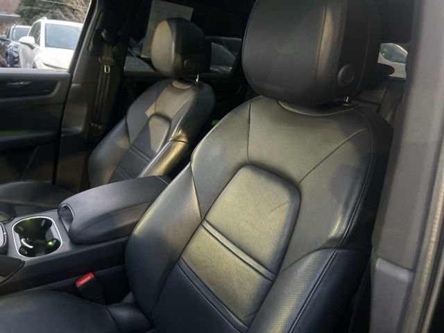 Used 2020 Porsche Cayenne image 12