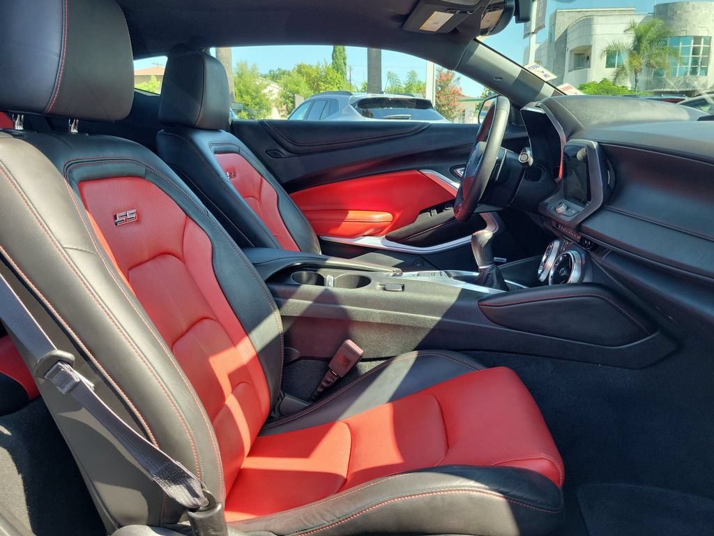Used 2016 Chevrolet Camaro SS RWD image 20