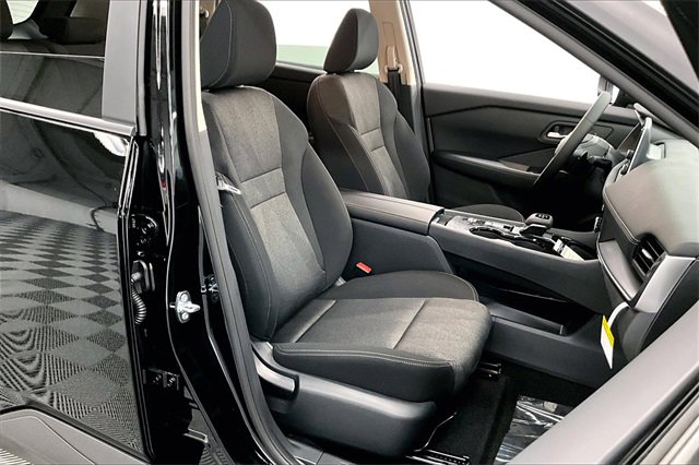 New 2025 Nissan Rogue SV image 33