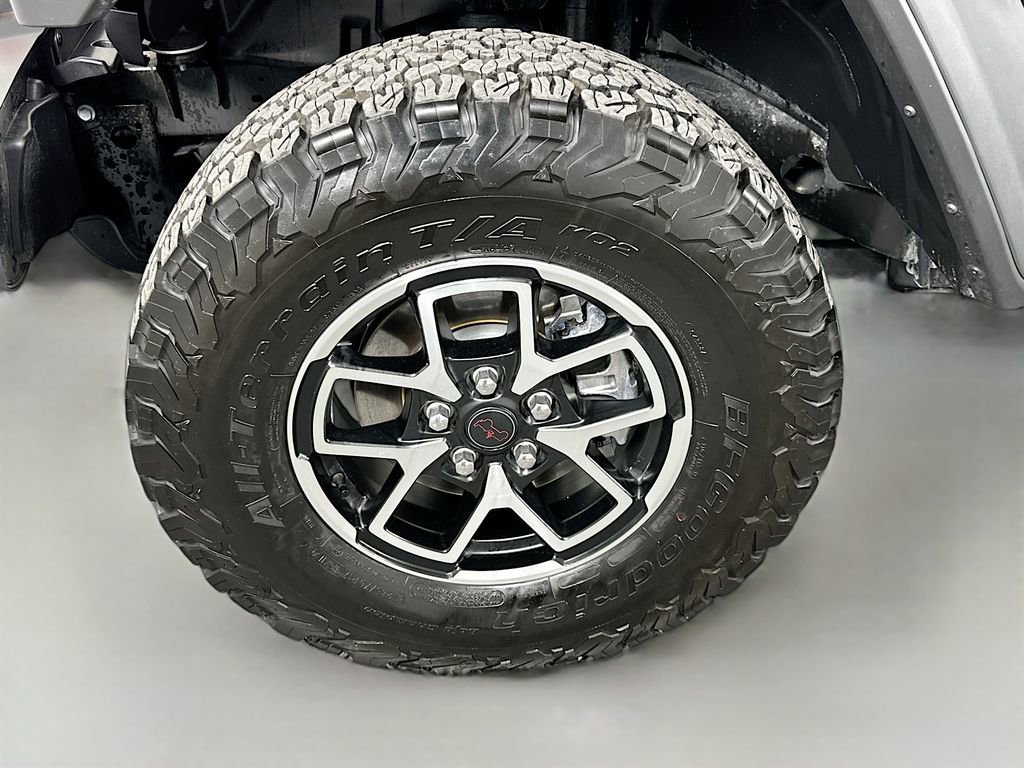 Used 2025 Jeep Wrangler Unlimited Rubicon w/ Convenience Group AWD/4WD image 30