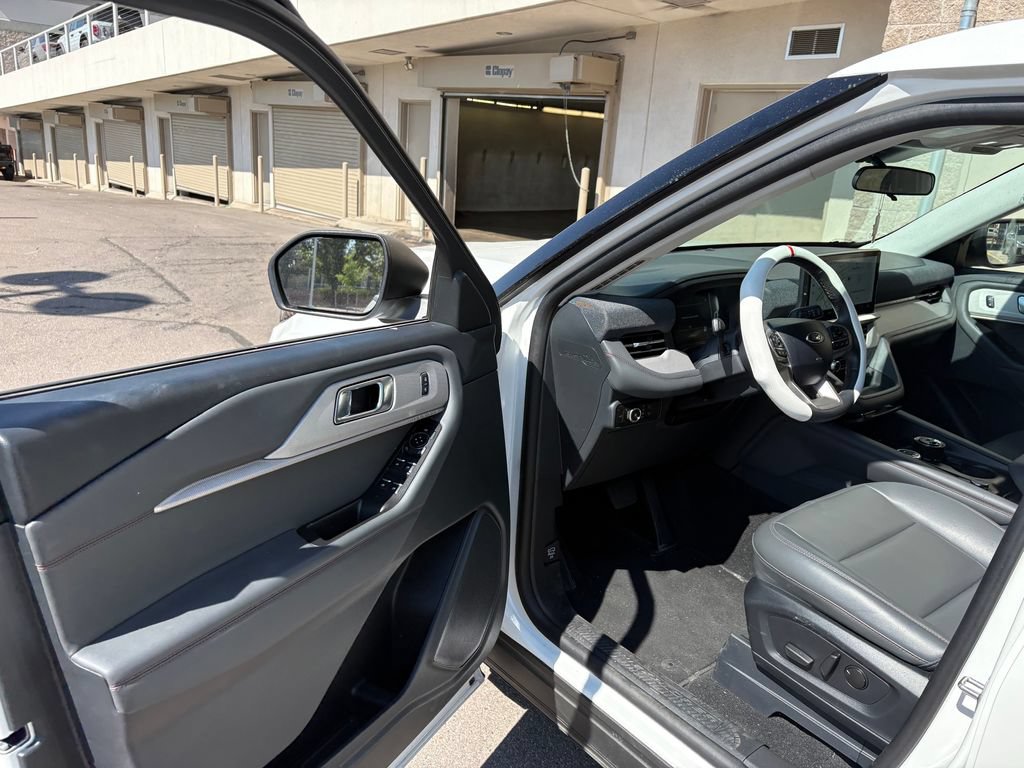 Certified 2025 Ford Explorer Active w/ Active Comfort Package AWD/4WD image 17