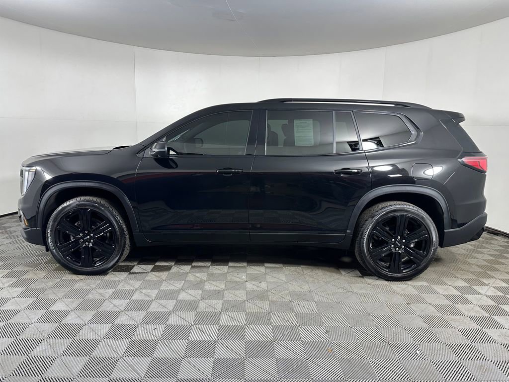 Used 2025 GMC Acadia Elevation w/ Elevation Premium Package image 2