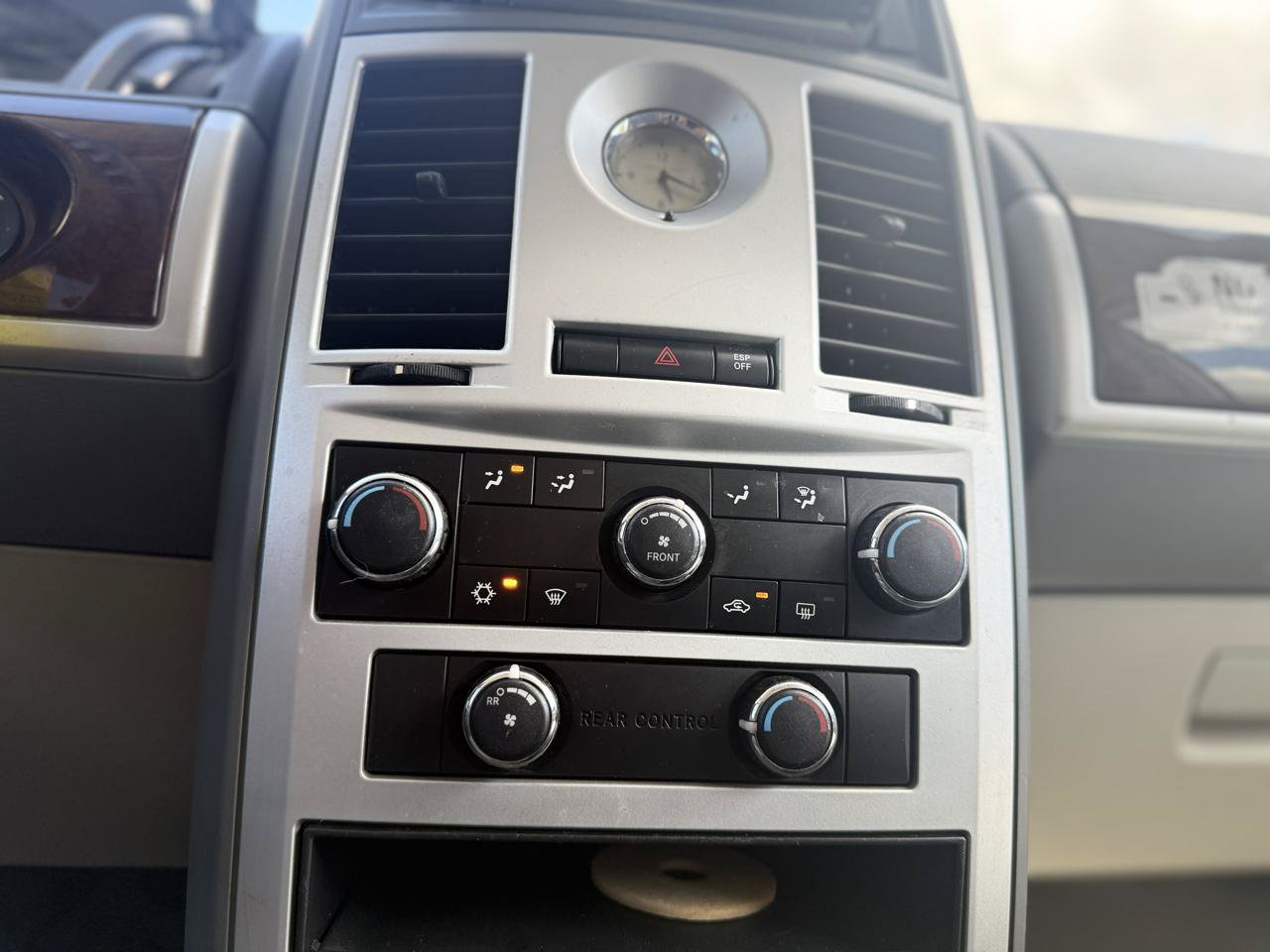 Used 2010 Chrysler Town & Country Touring FWD image 20