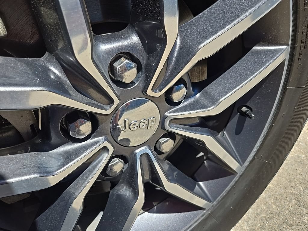 Used 2018 Jeep Grand Cherokee Limited AWD/4WD image 27