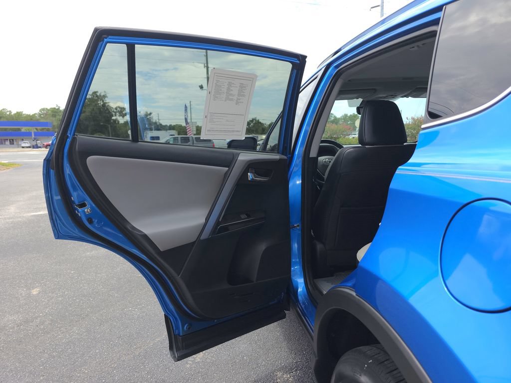 Used 2016 Toyota RAV4 Limited FWD image 11