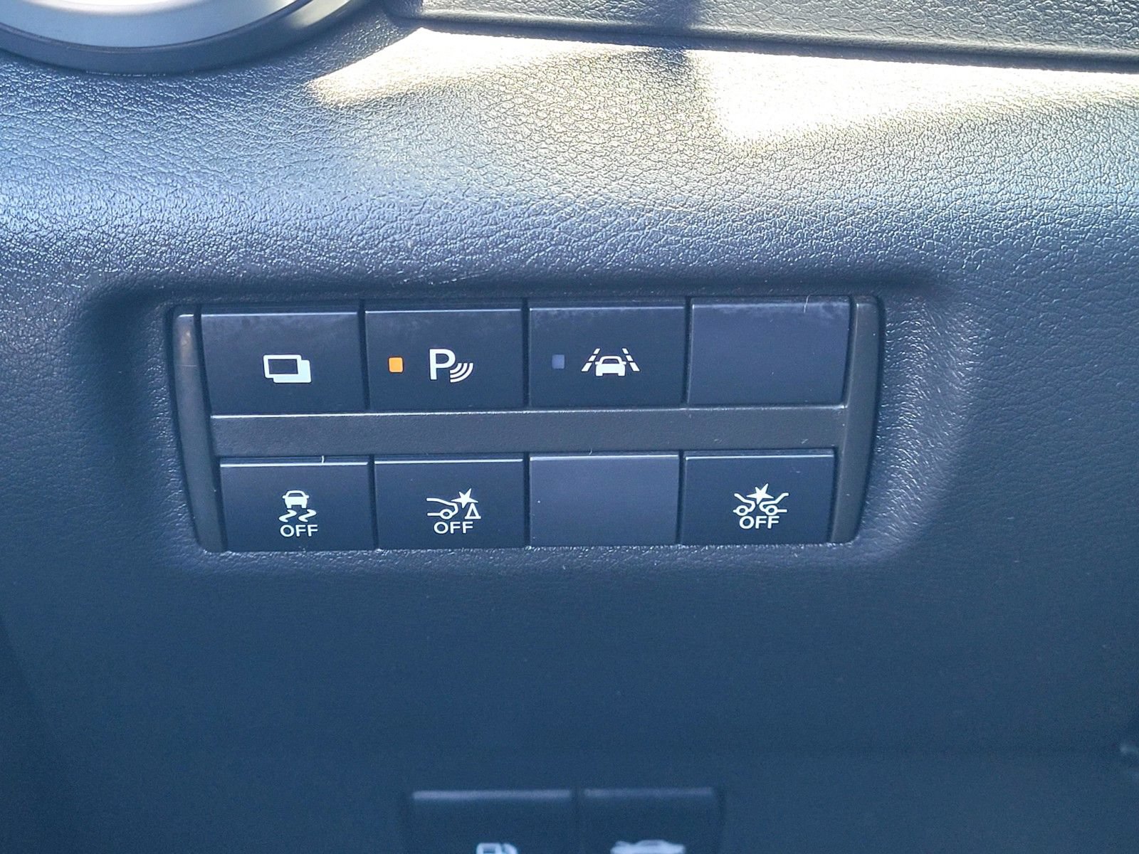 Used 2020 Nissan Versa S FWD image 31