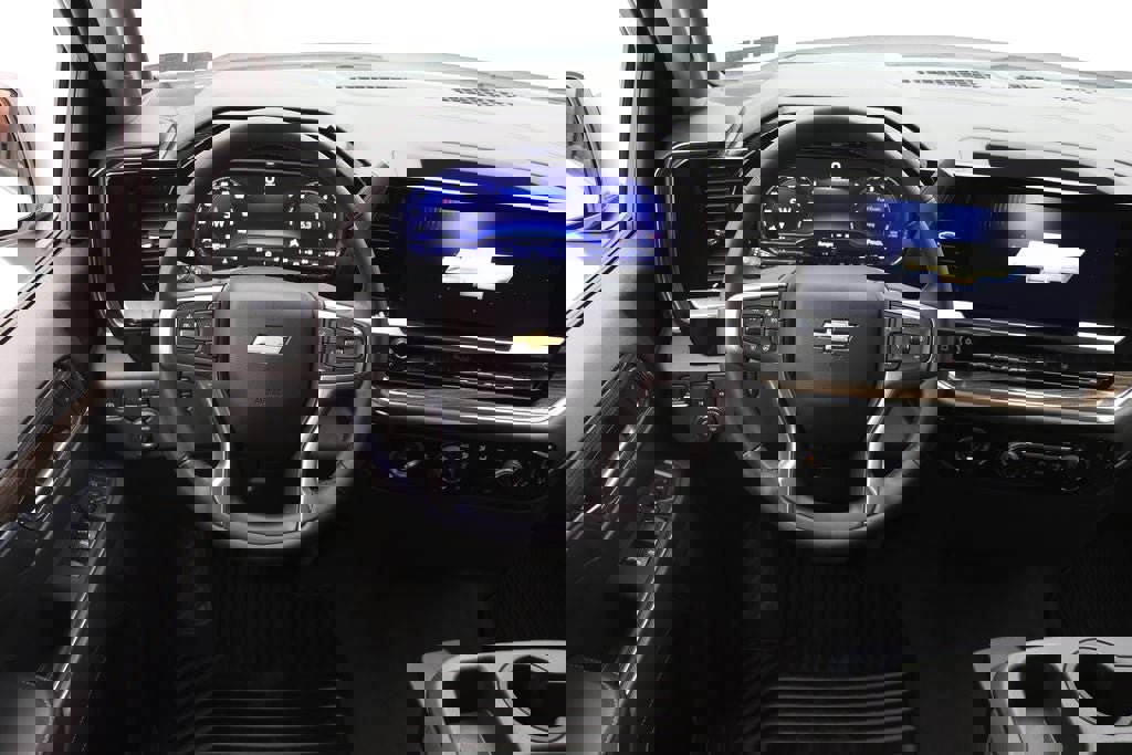 Used 2024 Chevrolet Silverado 1500 LT AWD/4WD image 14