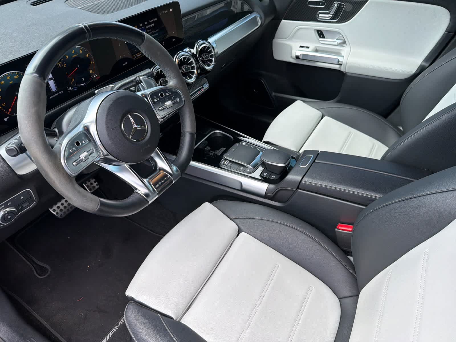 Used 2023 Mercedes-Benz GLB 35 AMG 4MATIC image 11