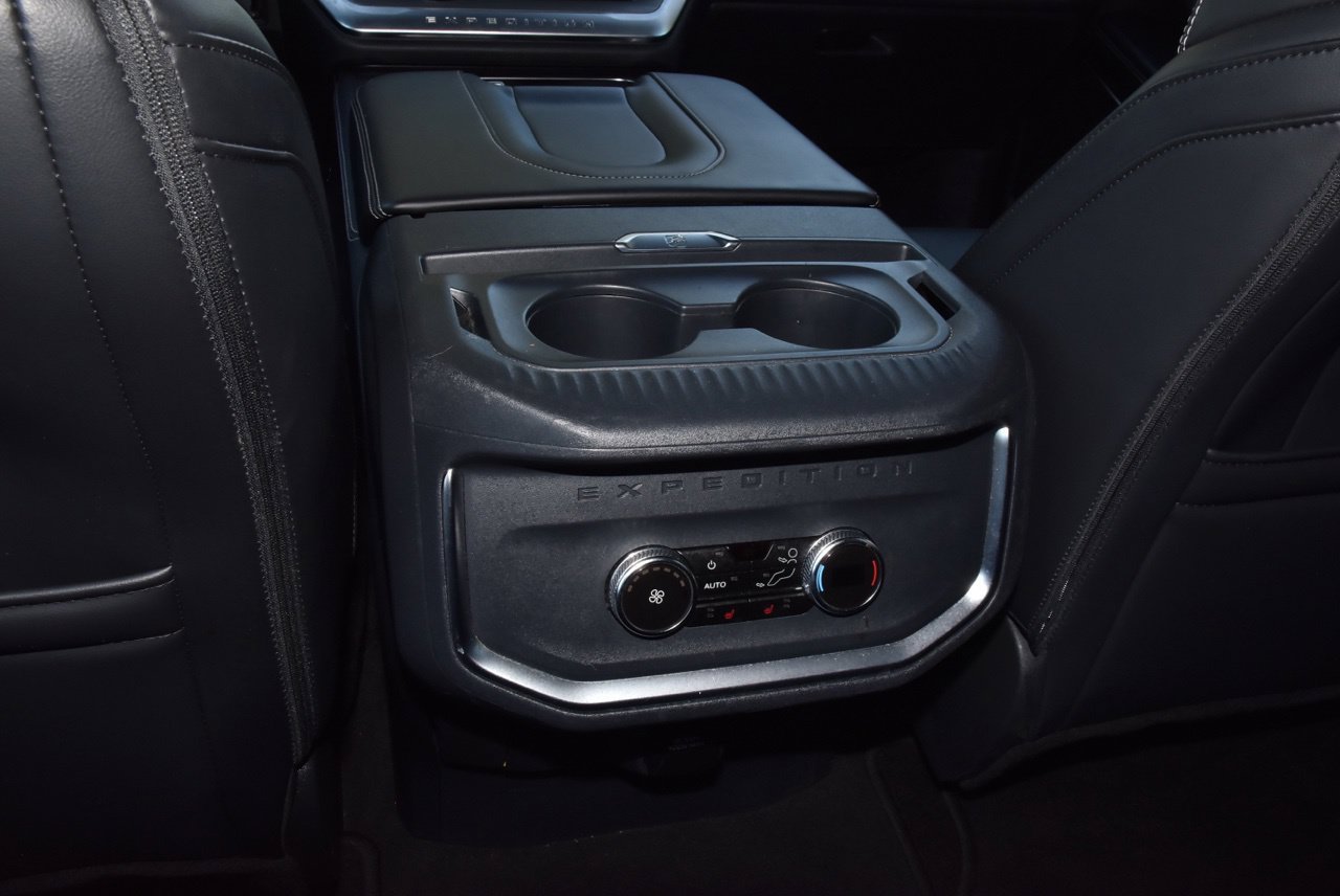 Used 2025 Ford Expedition Max Platinum AWD/4WD image 19