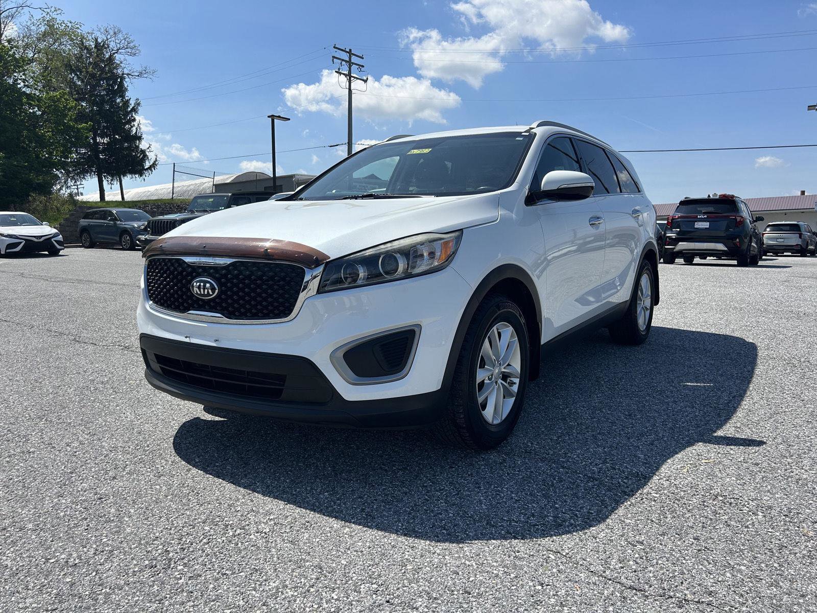 Used 2017 Kia Sorento LX w/ LX Convenience Package image 1