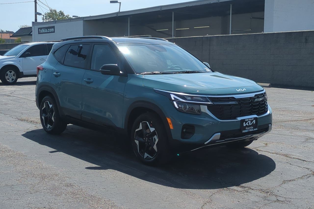 New 2026 Kia Seltos S FWD image 3