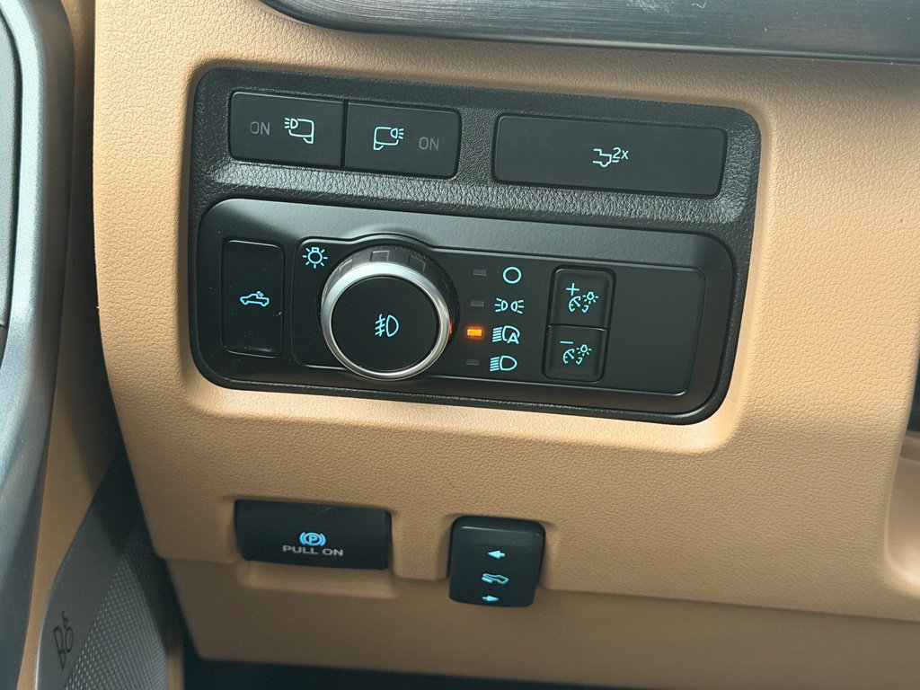 Used 2023 Ford F250 Lariat w/ Sport Appearance Package AWD/4WD image 42